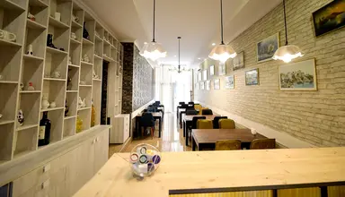 Aura Boutique