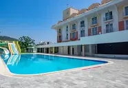 Aura Resort