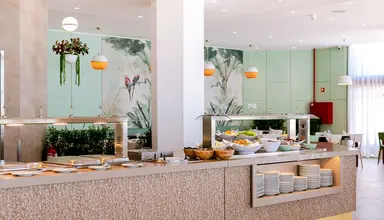 Auramar Beach Resort