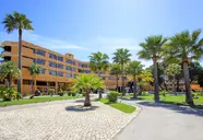 Auramar Beach Resort