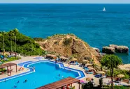 Auramar Beach Resort