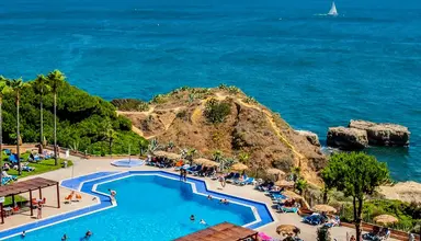 Auramar Beach Resort