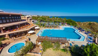 Auramar Beach Resort