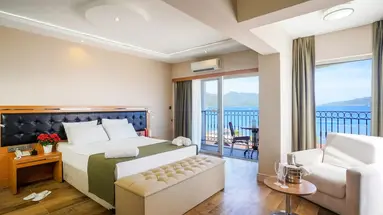 Aurasia Sea Side