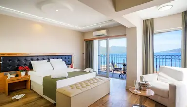 Aurasia Sea Side