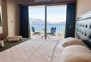 Aurasia Sea Side
