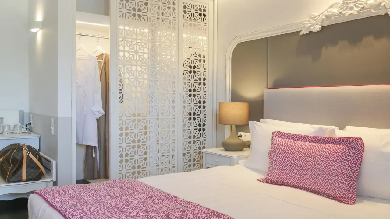 Avaton Luxury Villas Resort