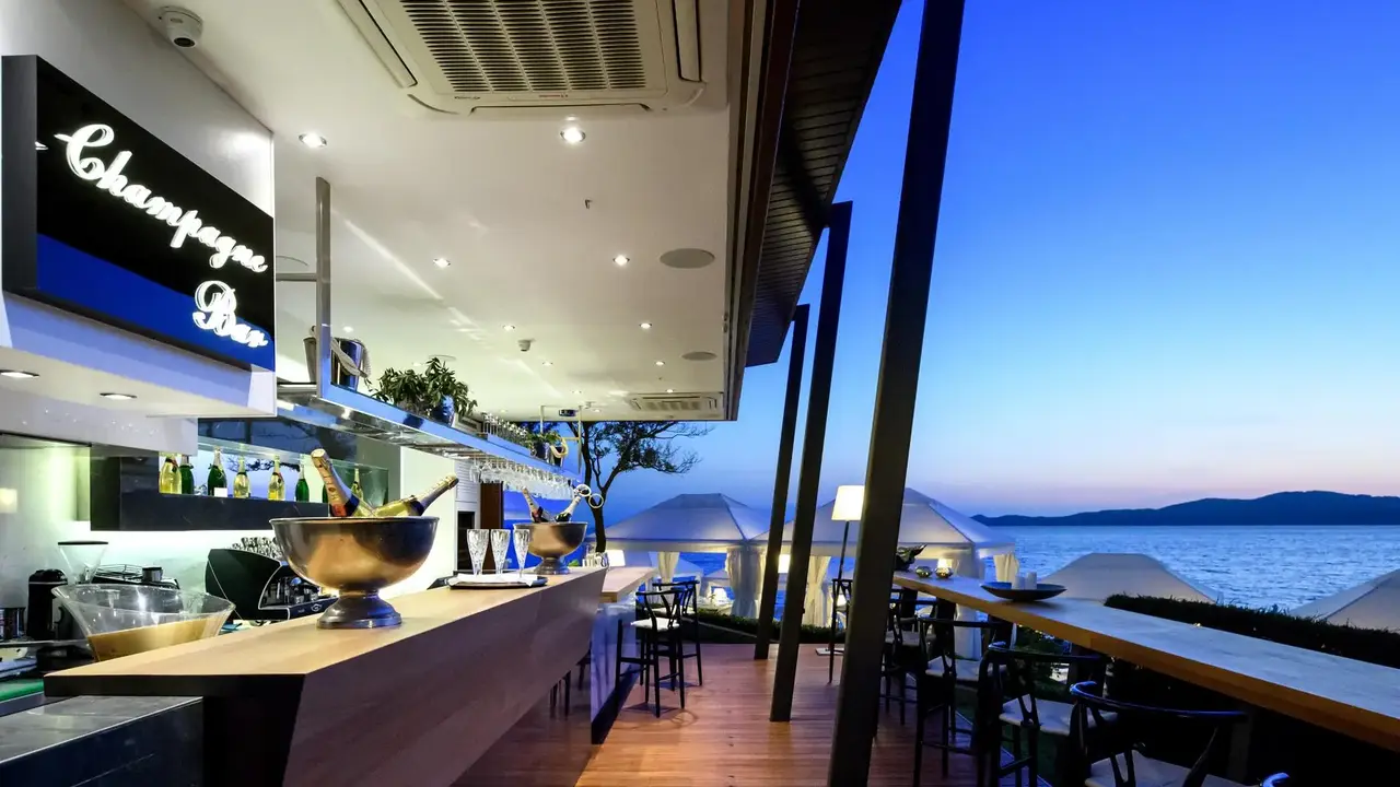 Avaton Luxury Villas Resort