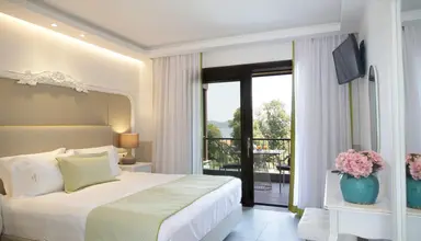 Avaton Luxury Villas Resort