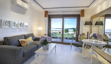 Avaton Luxury Villas Resort