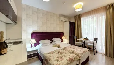 Avenue Deluxe