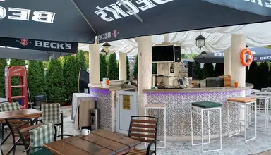 Avenue Deluxe
