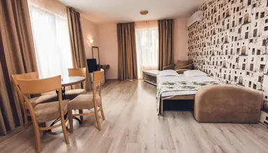 Avenue Deluxe