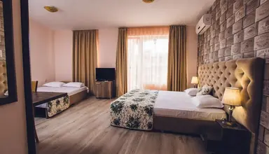Avenue Deluxe