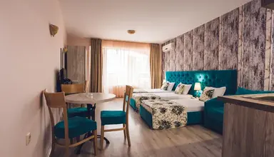 Avenue Deluxe