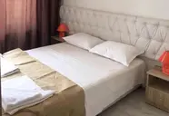 Avenue Deluxe