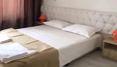 Avenue Deluxe