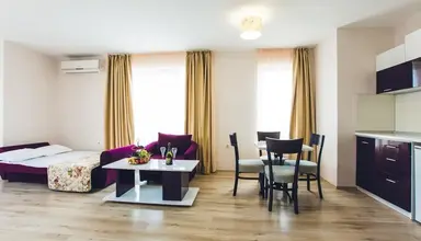 Avenue Deluxe