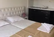 Avenue Deluxe