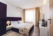 Avenue Deluxe