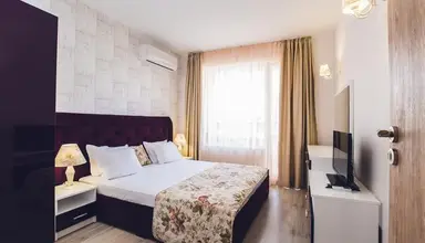 Avenue Deluxe