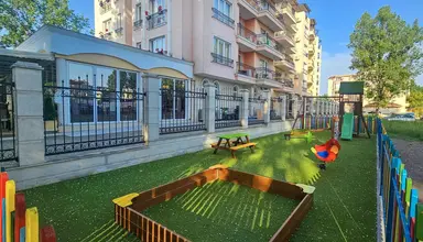 Avenue Deluxe