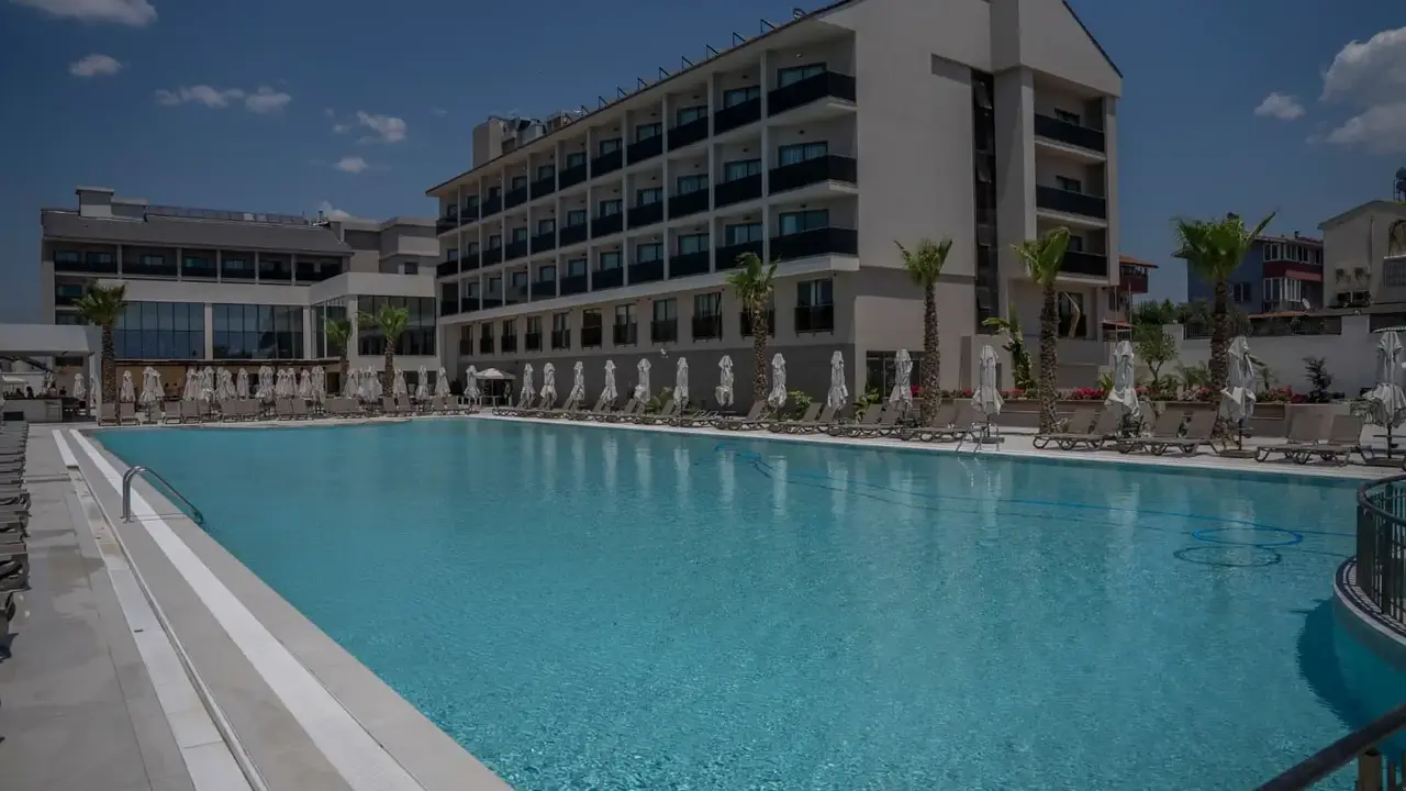 Avia Resort & Spa