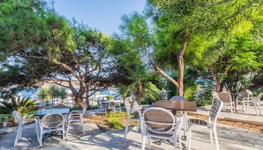 AX Sunny Coast Resort & Spa