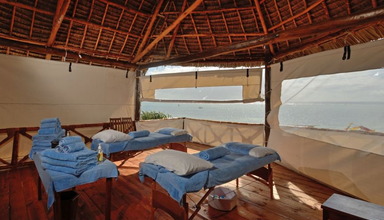 Azanzi Beach