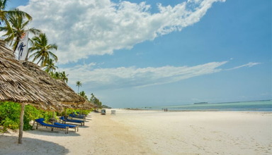 Azanzi Beach