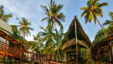 Azanzi Beach