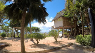 Azanzi Beach