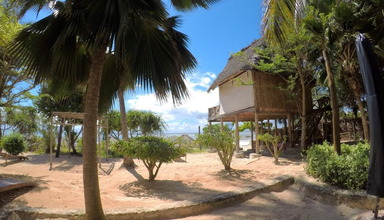 Azanzi Beach