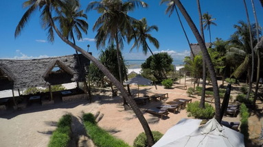 Azanzi Beach