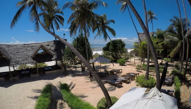 Azanzi Beach