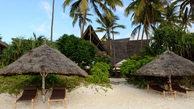 Azanzi Beach