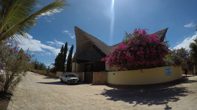 Azanzi Beach