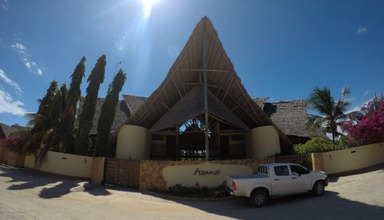 Azanzi Beach