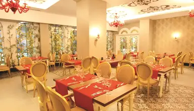 Azura Deluxe Resort & Spa