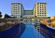 Azura Deluxe Resort & Spa