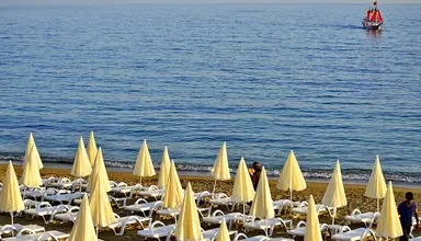 Azura Deluxe Resort & Spa