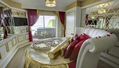Azura Deluxe Resort & Spa