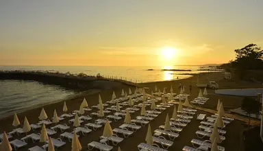 Azura Deluxe Resort & Spa