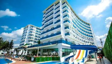 Azura Deluxe Resort & Spa