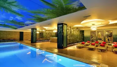 Azura Deluxe Resort & Spa