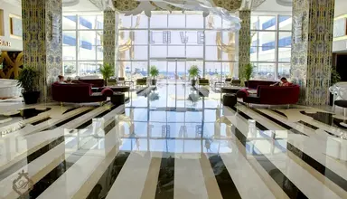 Azura Deluxe Resort & Spa