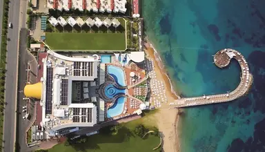 Azura Deluxe Resort & Spa