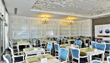 Azura Deluxe Resort & Spa