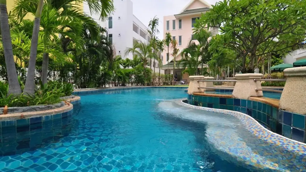 Baan Karonburi Resort
