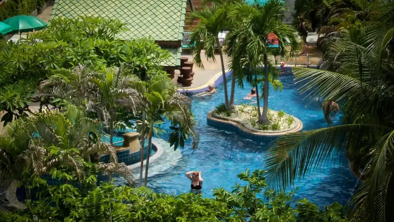 Baan Karonburi Resort